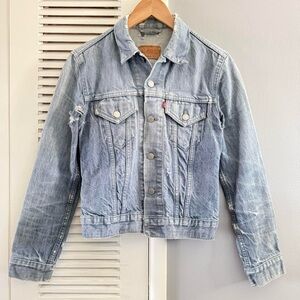 Vintage 90’s Distressed Levi’s Light Wash Denim Jacket